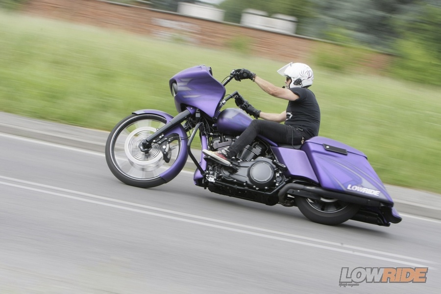 http://www.lowride.it/public/mag/LowRide_140-044-048_Road_Glide_bagger_Danilo_9855.jpg